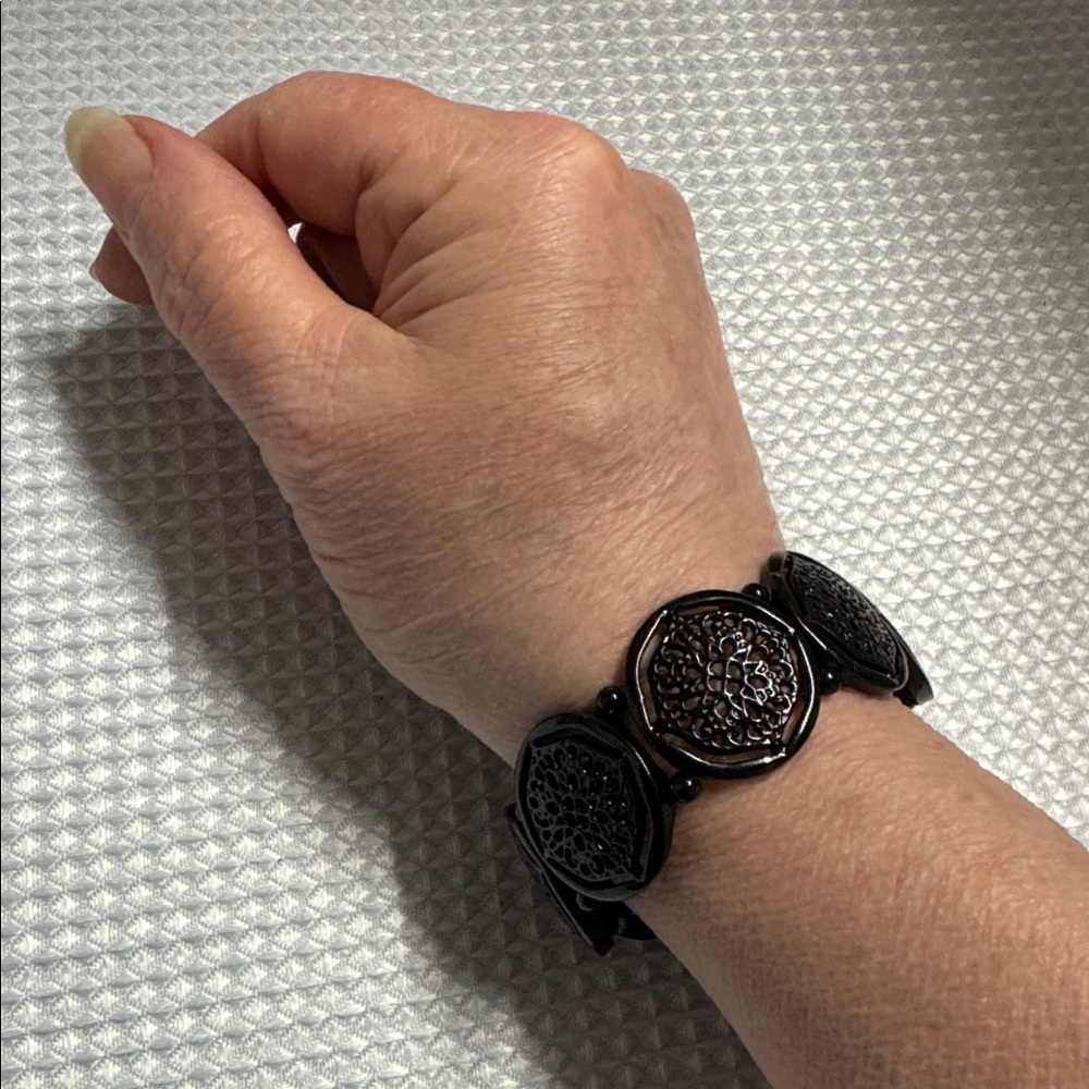 Black Enamel Filigree Metal Stretch Bracelet BOHO Gothic 7” - Picture 4 of 6